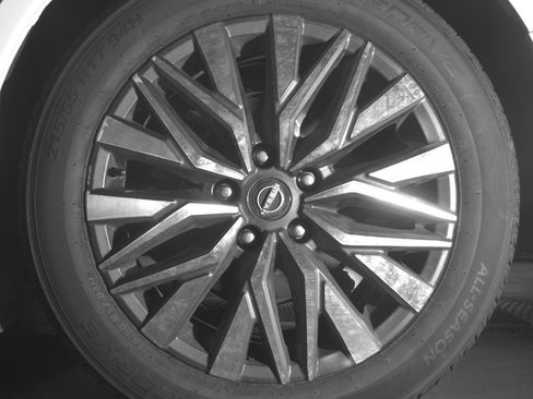 Used 2025 Nissan Altima 2.5 SV FWD image 14