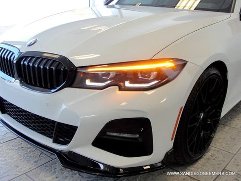 Used 2022 BMW 330i Sedan w/ M Sport Package RWD image 59