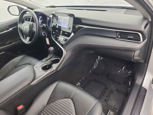 Used 2024 Toyota Camry SE image 15