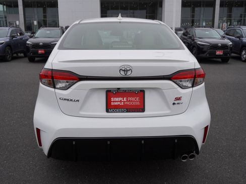 New 2026 Toyota Corolla SE image 9