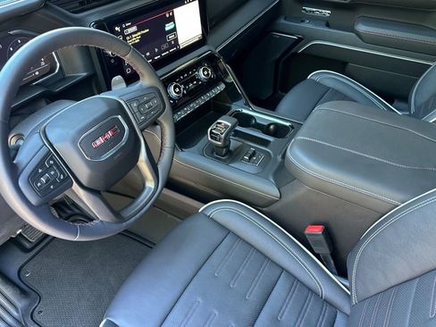 Used 2024 GMC Sierra 1500 AT4X image 10