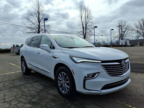 Used 2024 Buick Enclave Essence w/ Trailering Package, 5000 lbs. image 3