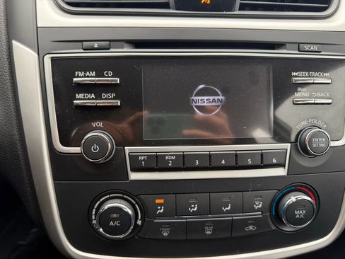 Used 2017 Nissan Altima 2.5 S w/ Power Driver Seat Package image 16