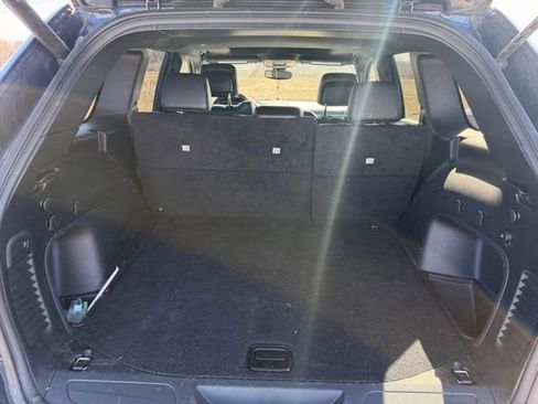 Used 2021 Jeep Grand Cherokee Limited image 13