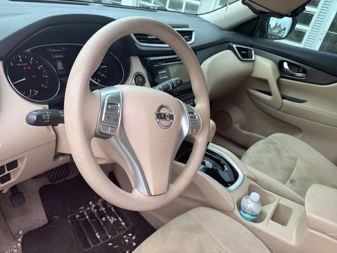 Used 2015 Nissan Rogue SV w/ SV Moonroof Package image 10