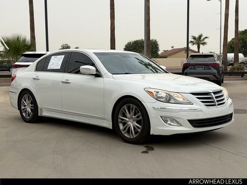 Used 2012 Hyundai Genesis 3.8 w/ Premium Pkg RWD image 8