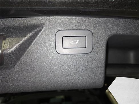 Used 2024 Land Rover Discovery Sport Dynamic SE AWD/4WD image 13