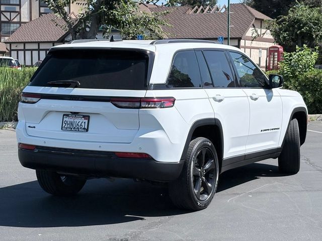 Used 2023 Jeep Grand Cherokee Altitude AWD/4WD image 5