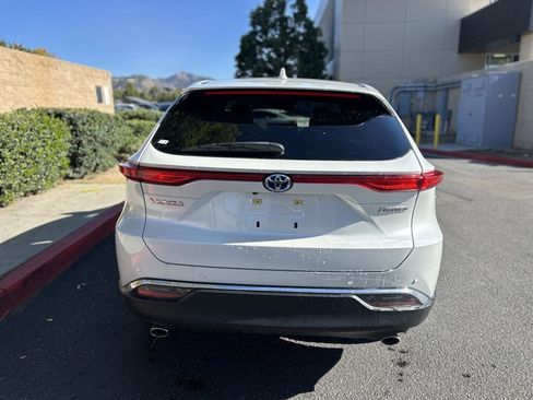 Used 2023 Toyota Venza Limited image 5