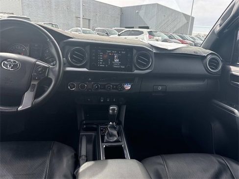 Used 2018 Toyota Tacoma TRD Sport image 20