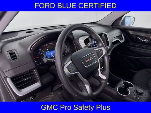 Used 2024 GMC Terrain SLE w/ Driver Convenience Package image 9