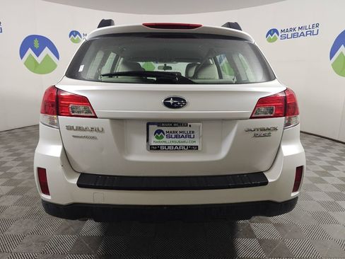 Used 2011 Subaru Outback 2.5i image 3