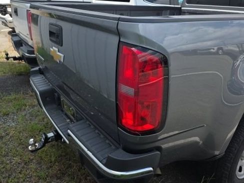 Used 2020 Chevrolet Colorado W/T RWD image 9