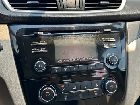 Used 2016 Nissan Rogue S w/ Appearance Package image 10