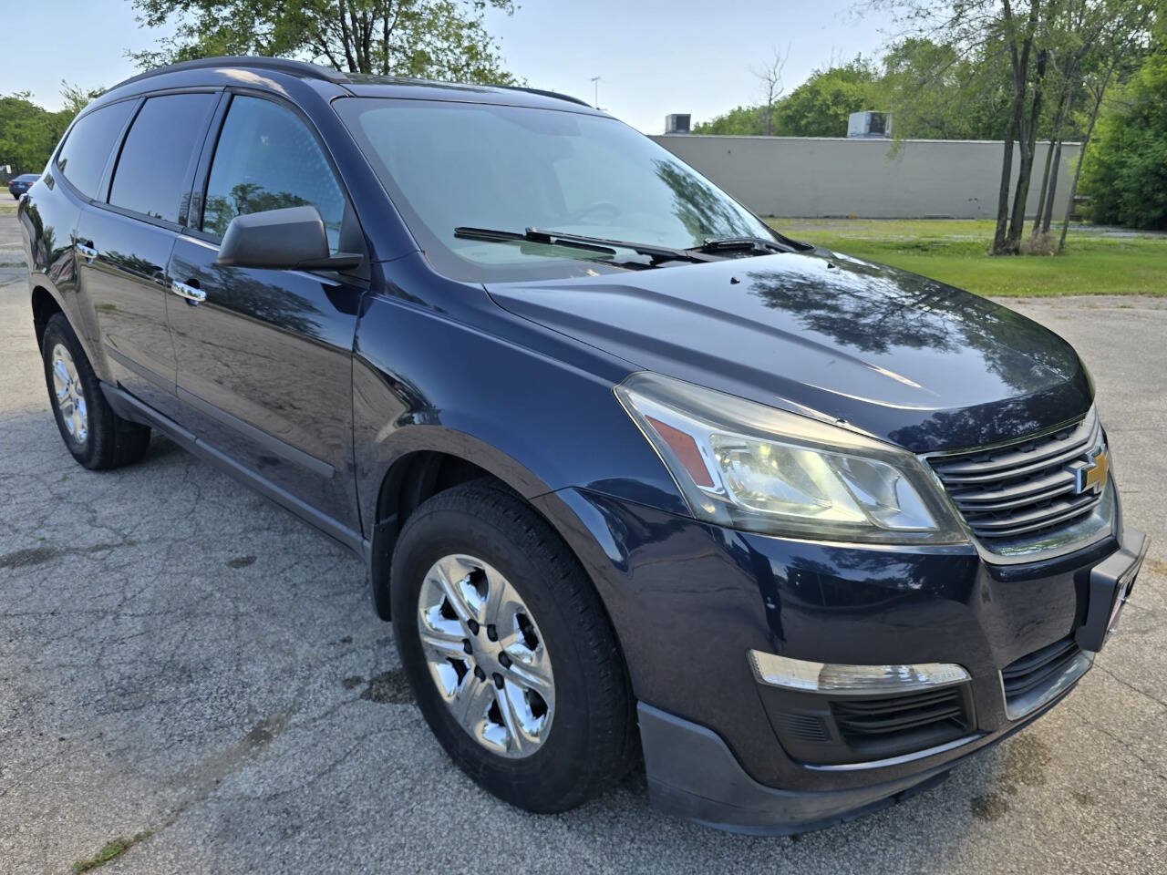 Used 2015 Chevrolet Traverse LS FWD image 3