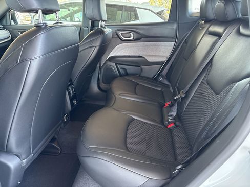 New 2026 Jeep Compass Latitude image 11