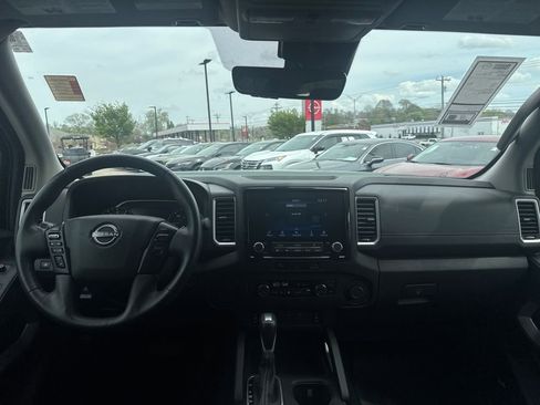 Used 2024 Nissan Frontier SL RWD image 22