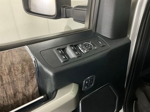 Used 2017 Ford F250 Lariat w/ Lariat Ultimate Package image 33