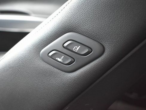 Used 2022 Genesis GV70 2.5T w/ Select Package image 43