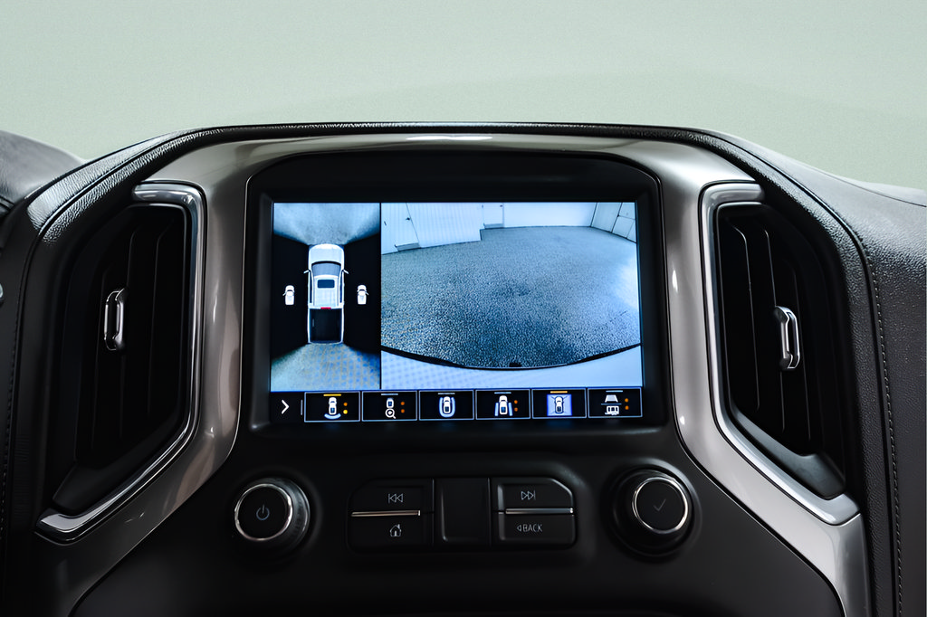 Used 2020 Chevrolet Silverado 1500 LTZ w/ LTZ Premium Package AWD/4WD image 16