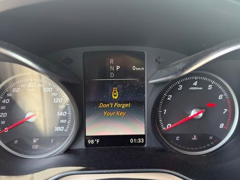 Used 2018 Mercedes-Benz GLC 300 4MATIC image 11