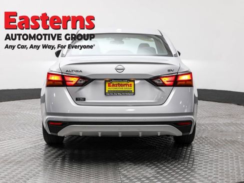 Used 2024 Nissan Altima 2.5 SV image 6