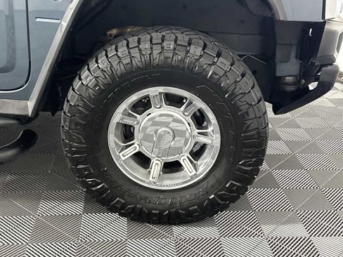Used 2005 HUMMER H2 w/ Preferred Equipment Group image 13
