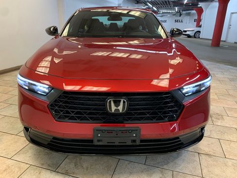 Used 2024 Honda Accord Sport image 2