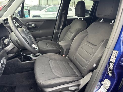 Used 2019 Jeep Renegade Latitude image 9