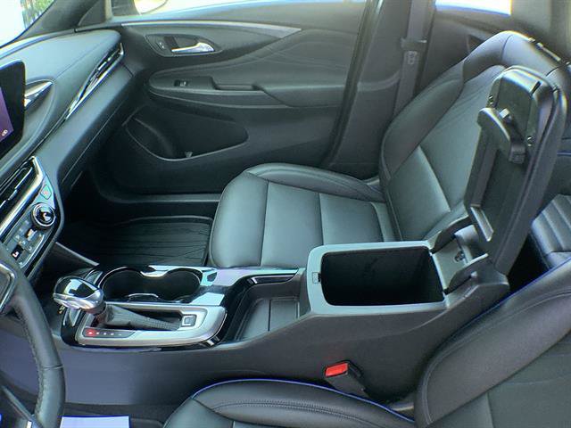 Used 2024 Buick Envista Sport Touring w/ Convenience I Package FWD image 21