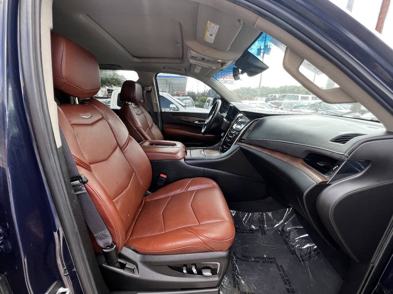 Used 2017 Cadillac Escalade Luxury w/ LPO, Radiant Package AWD/4WD image 13