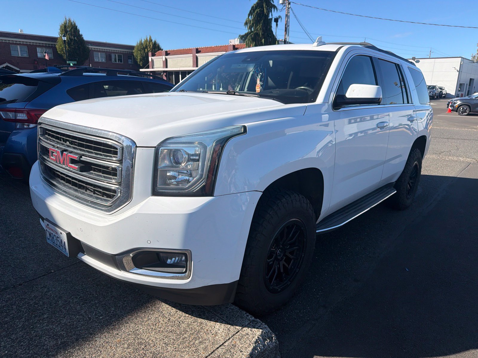 Used 2016 GMC Yukon SLT w/ Open Road Package AWD/4WD image 1