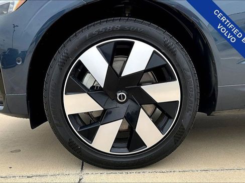 Used 2024 Volvo XC60 T8 Plus w/ Protection Package Premier image 12