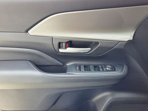 Used 2024 Toyota Grand Highlander AWD Hybrid image 32