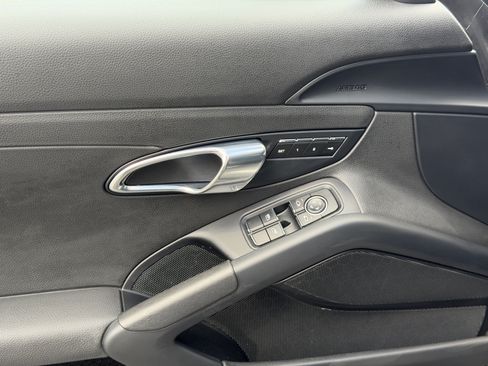 Certified 2019 Porsche 718 Boxster RWD image 17