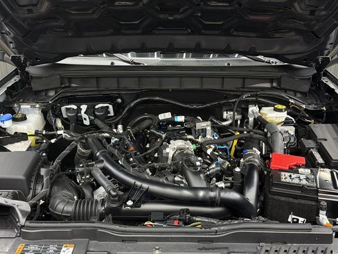 Used 2025 Ford Bronco Badlands w/ Black Appearance Package AWD/4WD image 19
