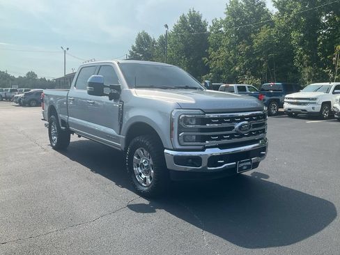 Used 2024 Ford F250 Lariat w/ Lariat Ultimate Package AWD/4WD image 3