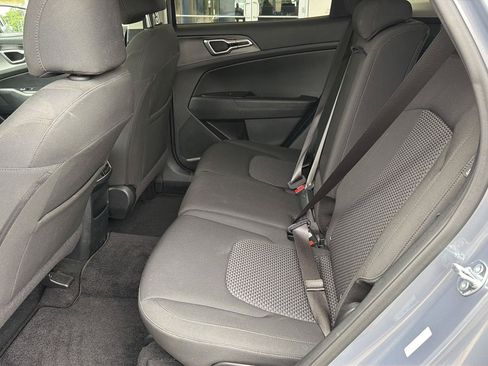 Used 2025 Kia Sportage LX FWD image 7