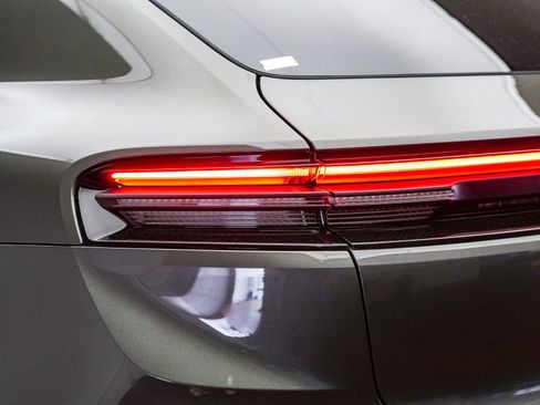 Certified 2025 Porsche Macan 4S Electric image 13