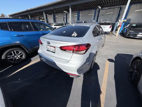Used 2018 Kia Forte LX w/ LX Rear Camera Package image 5
