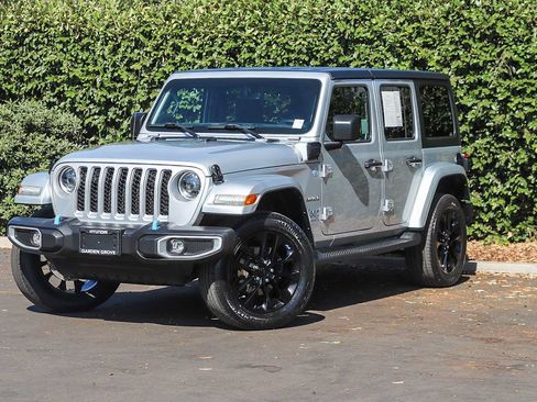 Used 2023 Jeep Wrangler Unlimited Sahara w/ Cold Weather Group AWD/4WD image 1