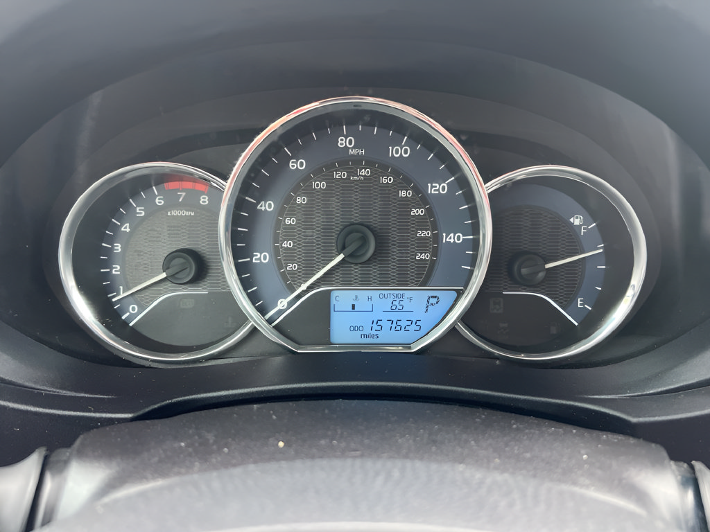 Used 2014 Toyota Corolla LE FWD image 21