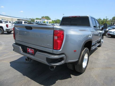 Used 2024 Chevrolet Silverado 3500 High Country w/ High Country Premium Package AWD/4WD image 6