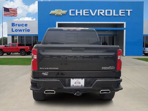 Used 2021 Chevrolet Silverado 1500 High Country w/ Technology Package AWD/4WD image 5