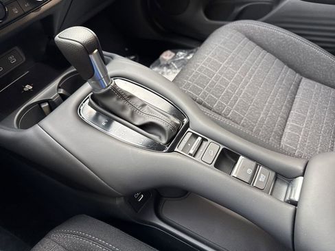 New 2026 Honda HR-V LX image 28