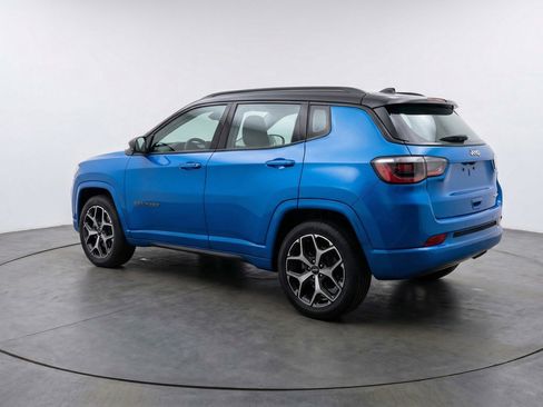 Used 2025 Jeep Compass Limited AWD/4WD image 6