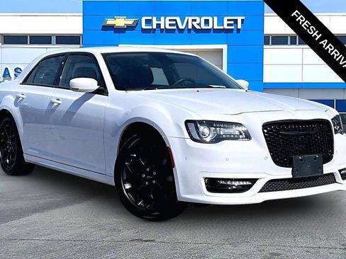 Used 2023 Chrysler 300 Touring L w/ Comfort Group AWD/4WD image 1