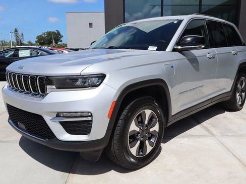 Used 2024 Jeep Grand Cherokee Limited 4xe AWD/4WD image 8