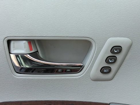 Used 2013 Toyota Sienna Limited w/ Premium Pkg image 35