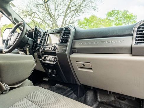 Used 2017 Ford F250 XLT w/ XLT Value Package image 46